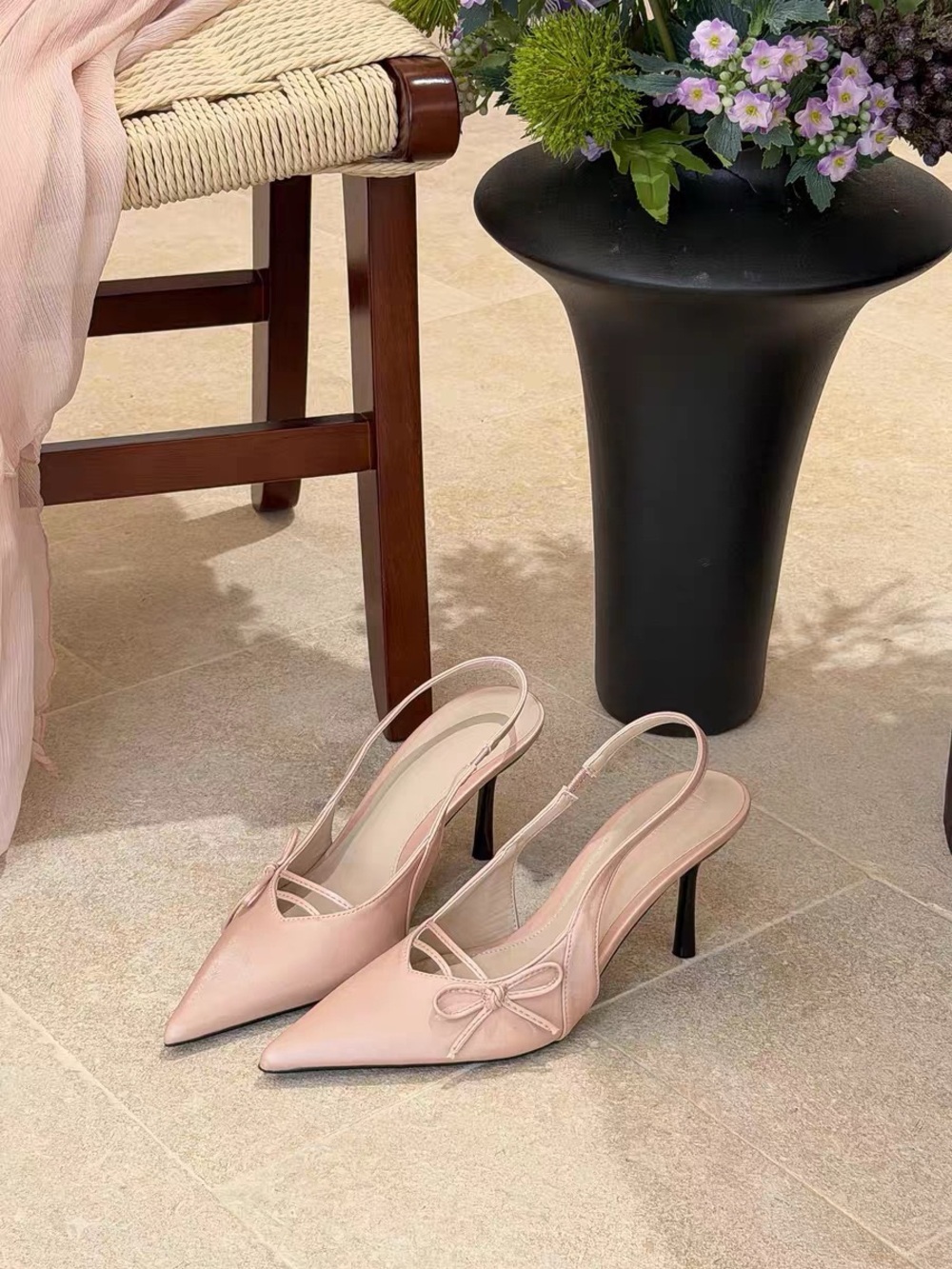 Elegant Pointed Slingback Heels with Bow in Pale Pink